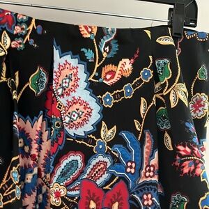 Fun Alice and Olivia skirt with pockets and pleats